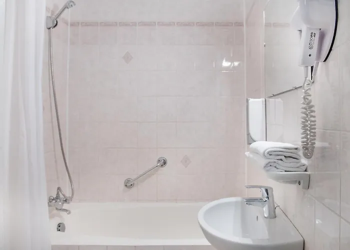 酒店 梅特罗博尔酒店 3*