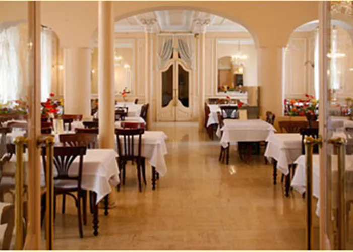 梅特罗博尔酒店 卢德